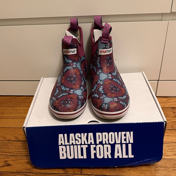 XTRATUF 6” Waterproof Ankle Duck Deck Boots W 10 - NEW - Picture 2 of 6